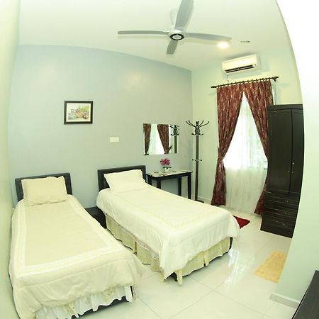 Twin Castle Homestay Kuala Pilah Extérieur photo