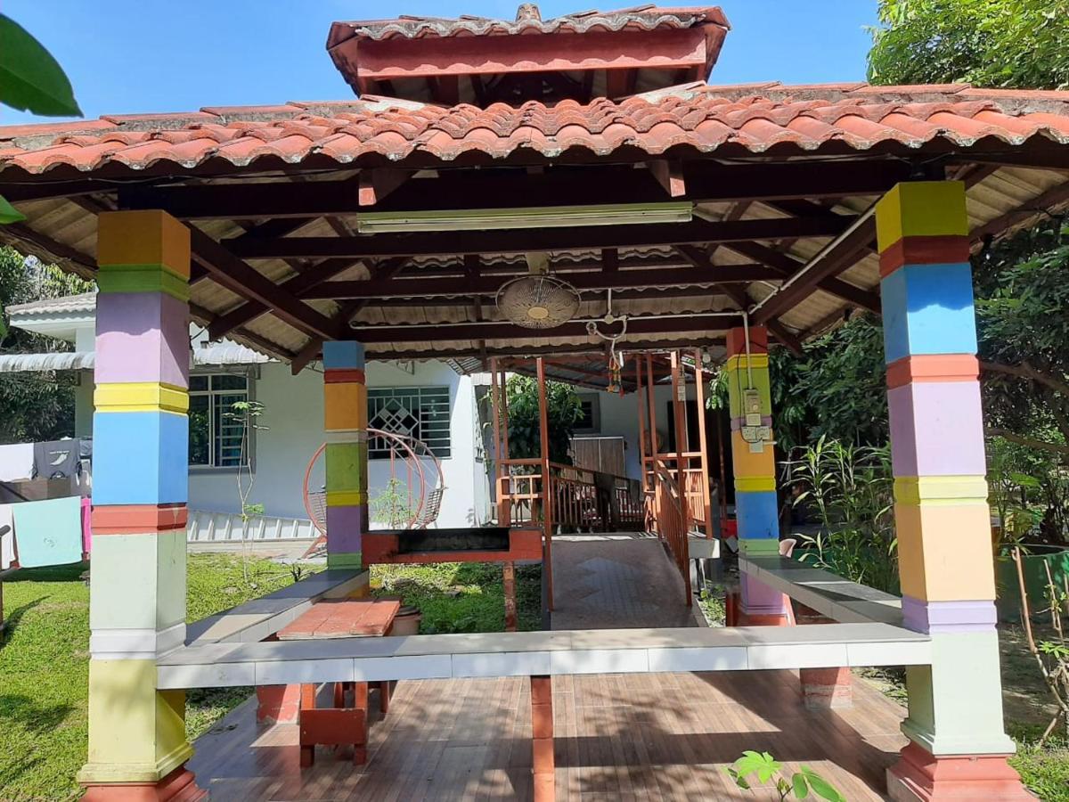 Twin Castle Homestay Kuala Pilah Extérieur photo